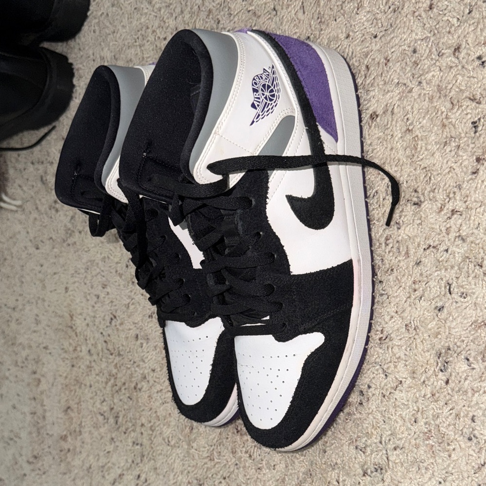 Jordan 1’s mid
